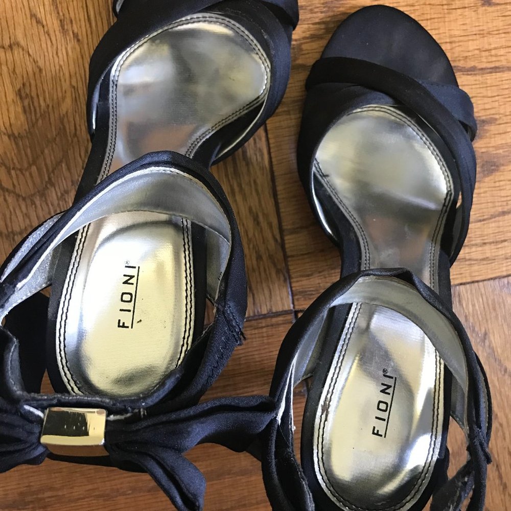 {black tie} evening sandals with bows - Picture 5 of 5